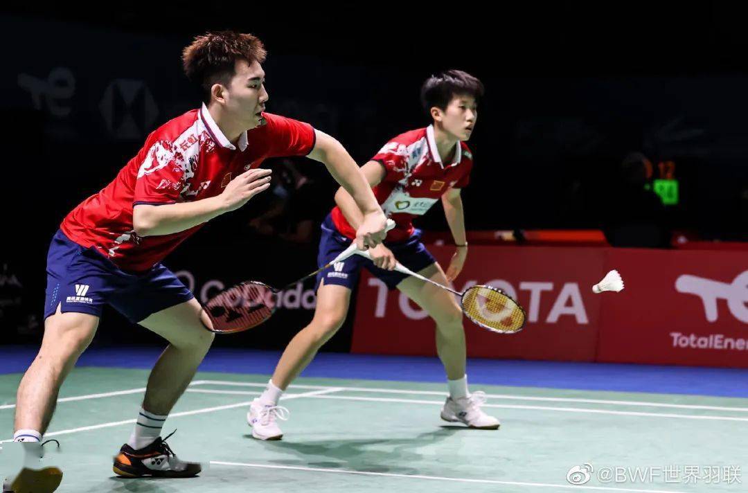 爱游戏官方-马来西亚队横扫中国队,黄鸭组合带队取胜