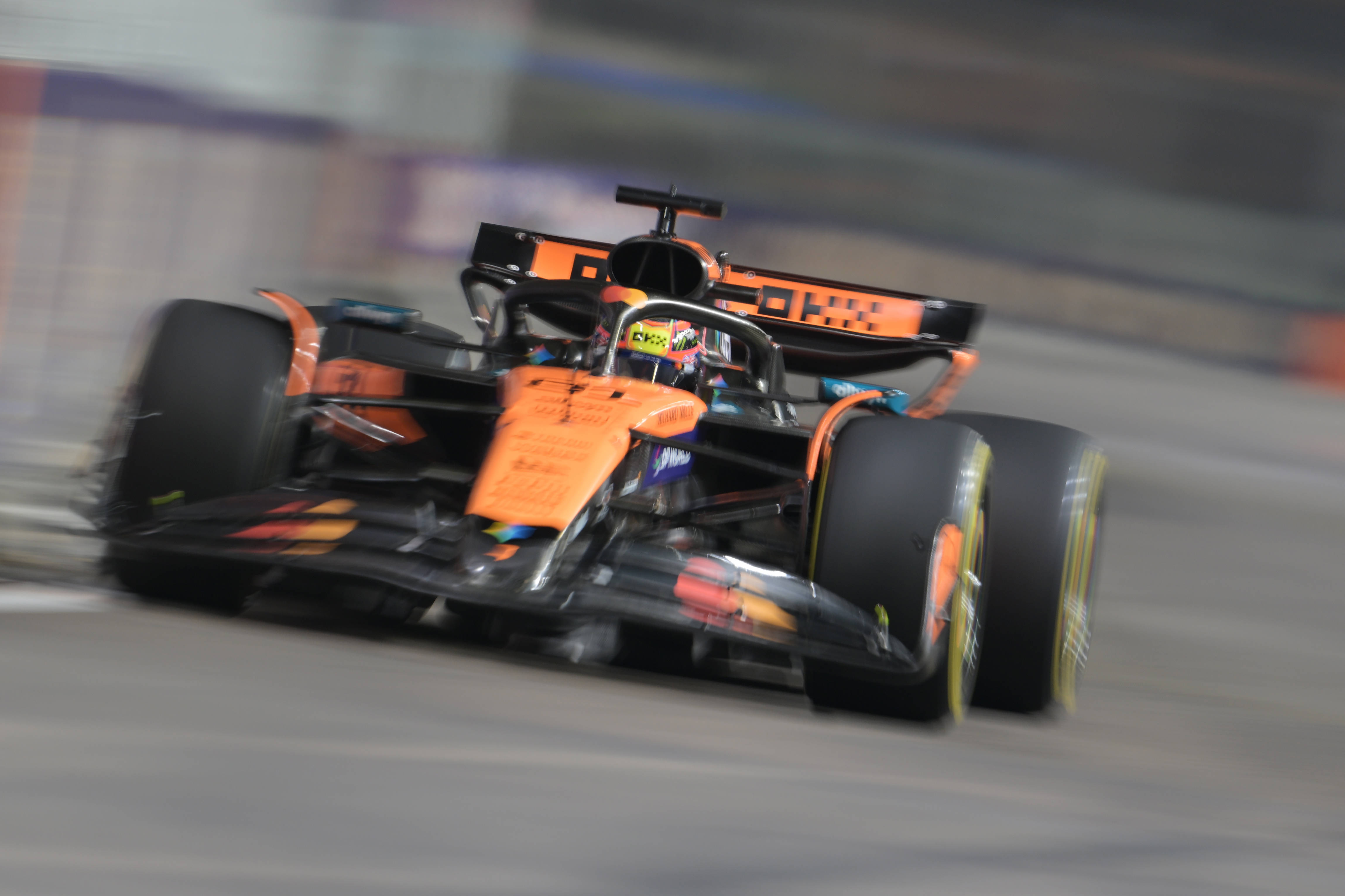 爱游戏在线-迈凯伦轻取红牛二队，皮亚斯特里带队取胜